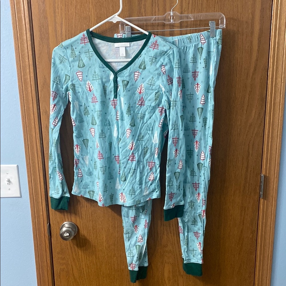 “5/$20” LC Lauren Conrad pajama set size small Christmas tree theme